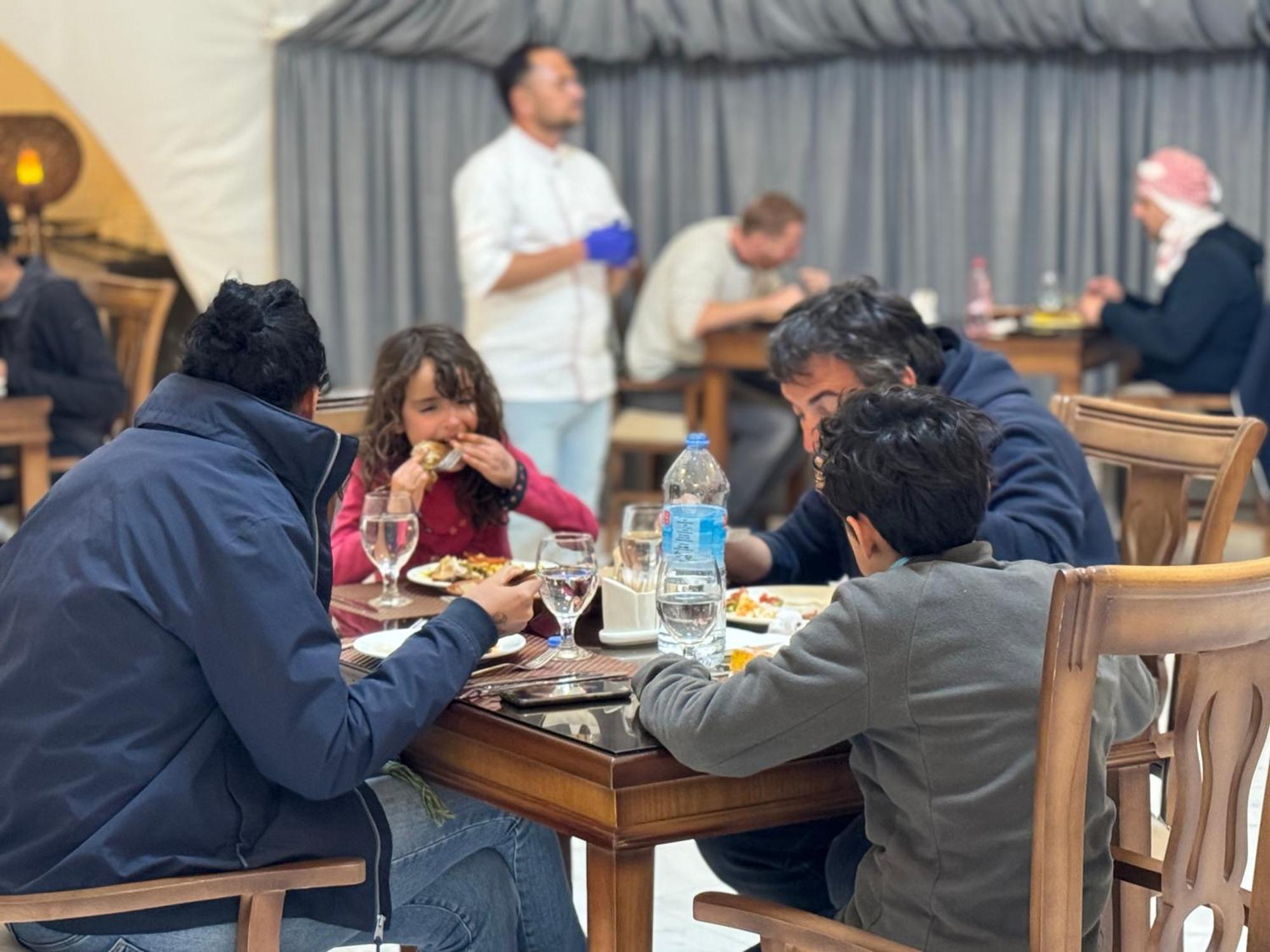 Wadi Anwar Luxury Camp Apartment